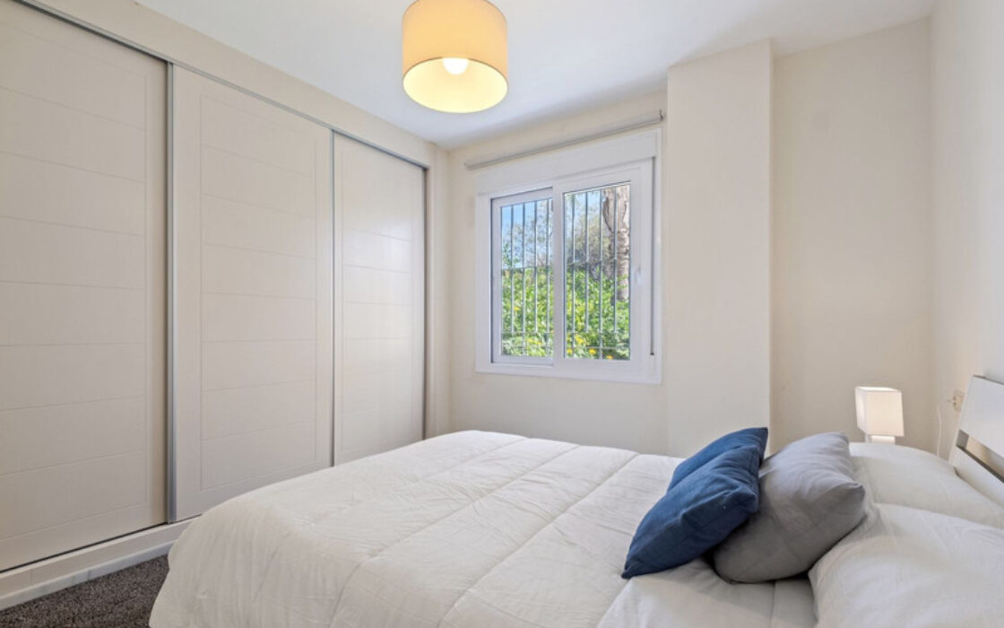 Квартира 99 кв.м с террасой в Валле Романо Эстепона