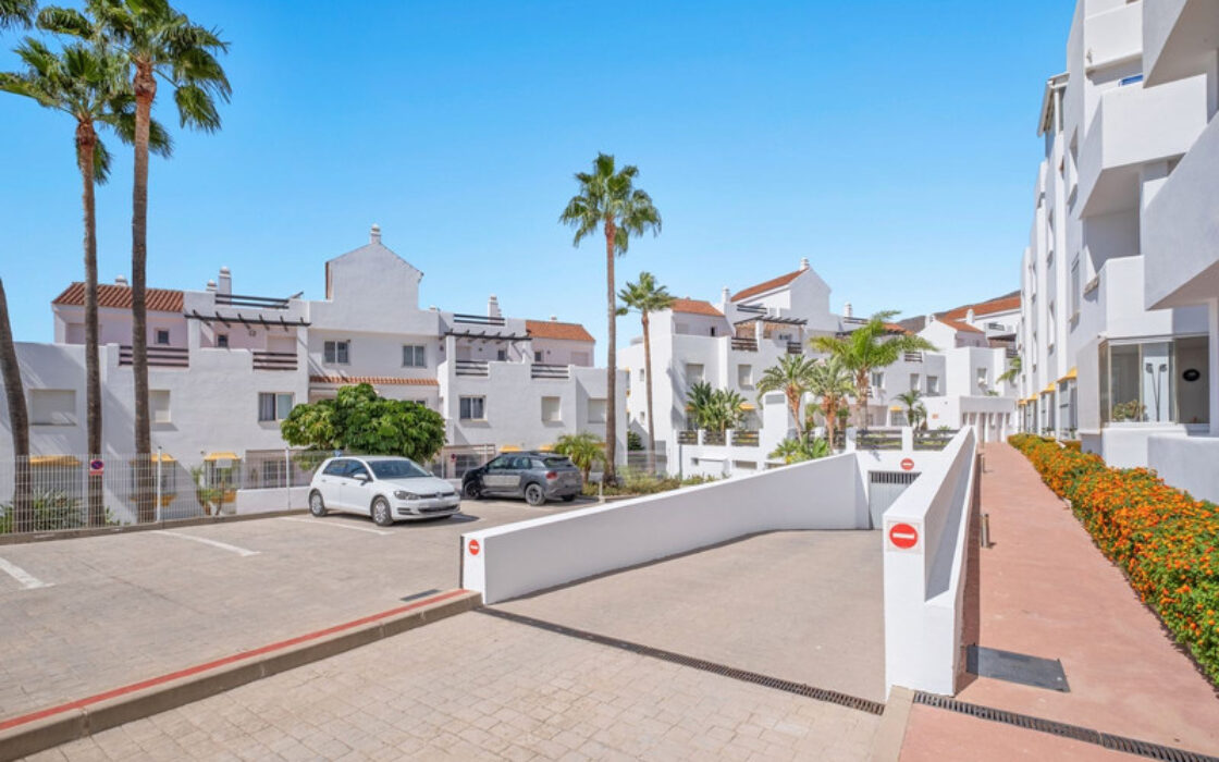 Квартира 99 кв.м с террасой в Валле Романо Эстепона