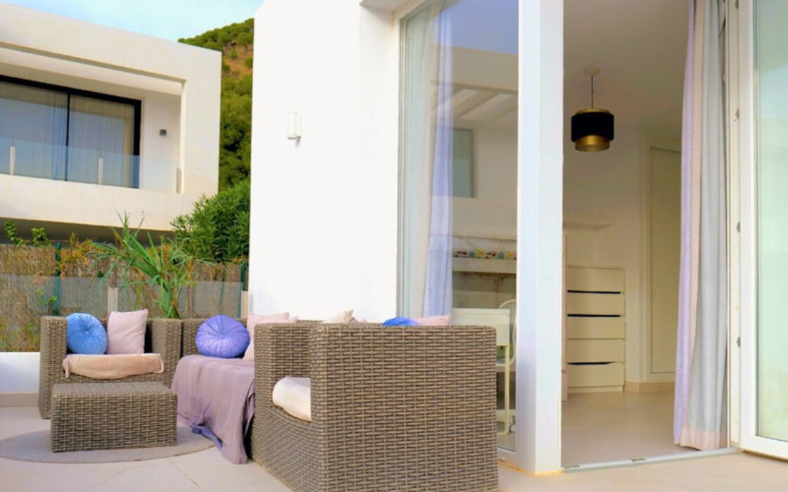 Современная Вилла с Панорамным Видом на Море в Михасе 346 кв.м