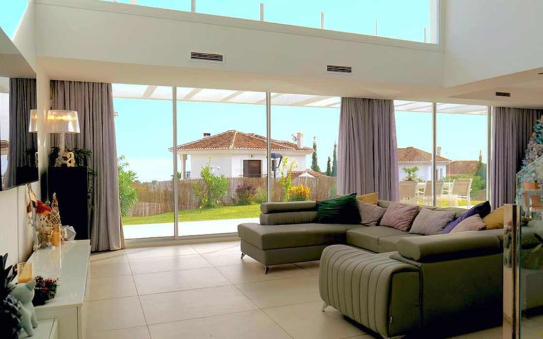 Современная Вилла с Панорамным Видом на Море в Михасе 346 кв.м