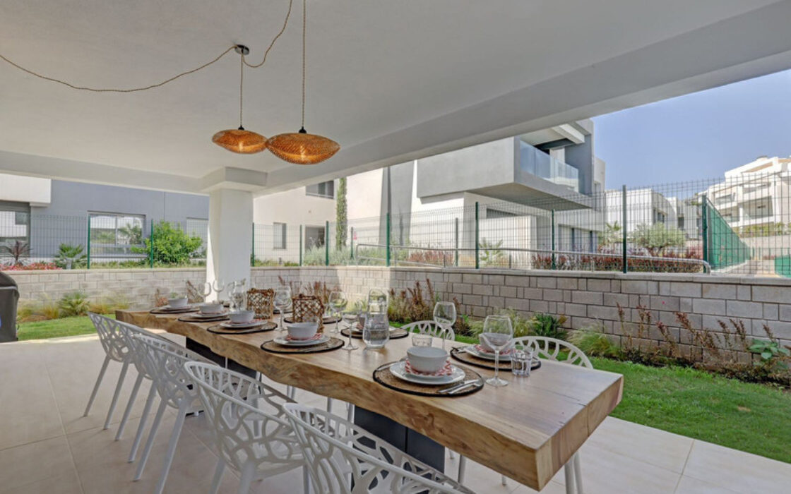 Перші апартаменти з терасою 93 кв.м в New Golden Mile