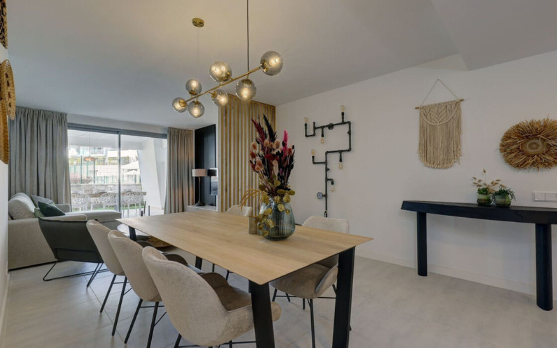 Перші апартаменти з терасою 93 кв.м в New Golden Mile