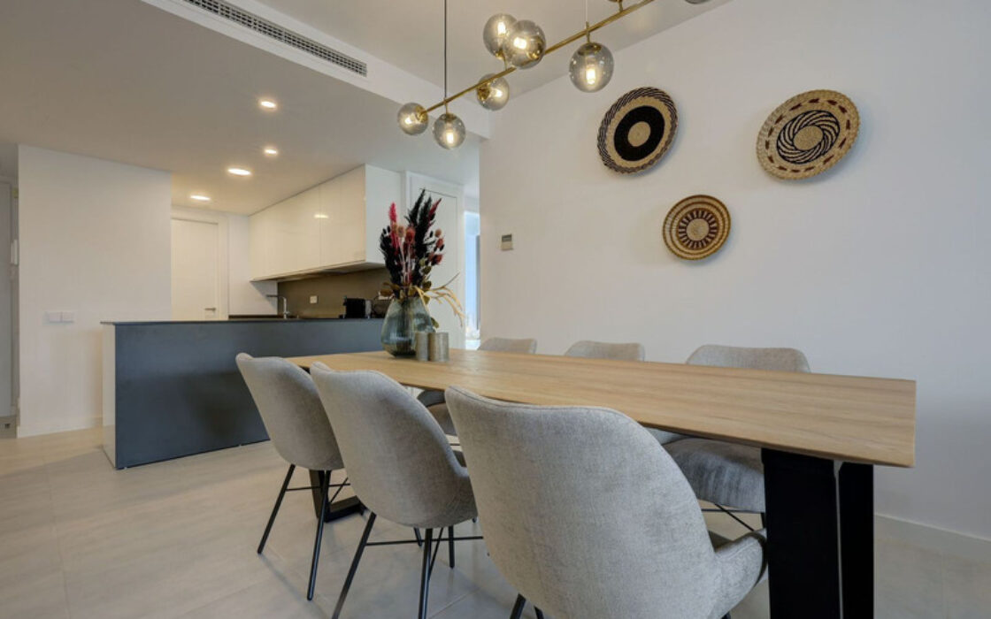 Перші апартаменти з терасою 93 кв.м в New Golden Mile