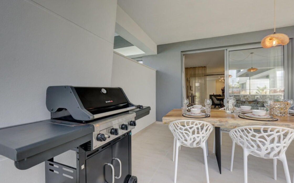 Перші апартаменти з терасою 93 кв.м в New Golden Mile