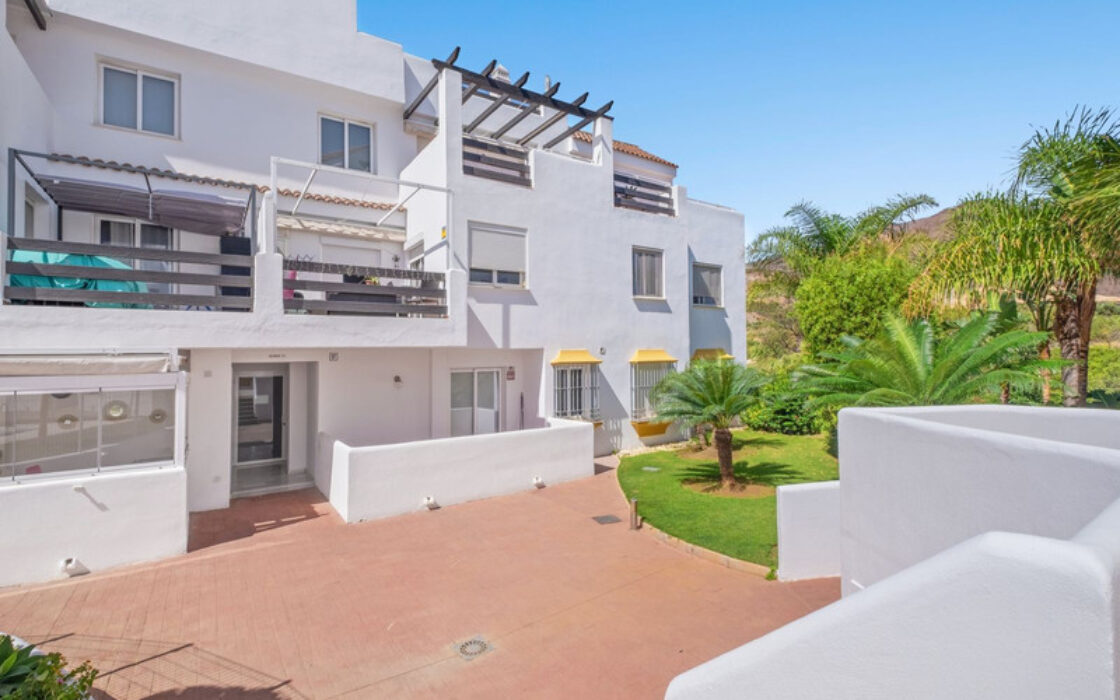 Перші апартаменти з терасою 93 кв.м в New Golden Mile