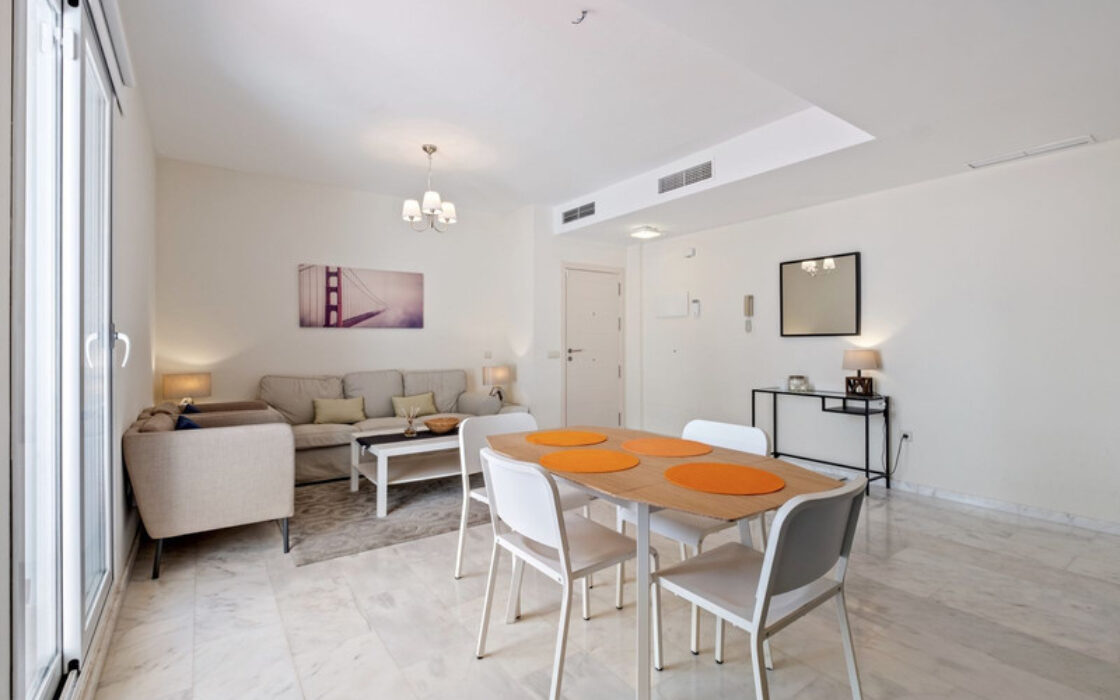 Перші апартаменти з терасою 93 кв.м в New Golden Mile