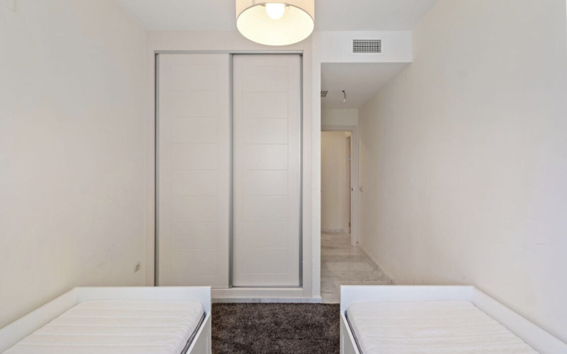 Перші апартаменти з терасою 93 кв.м в New Golden Mile