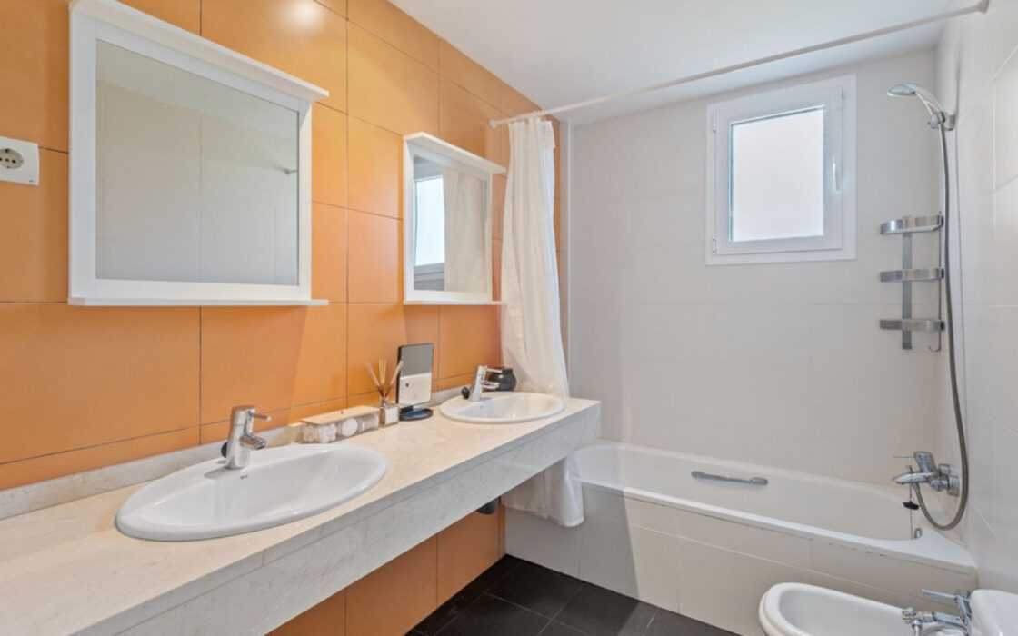 Перші апартаменти з терасою 93 кв.м в New Golden Mile