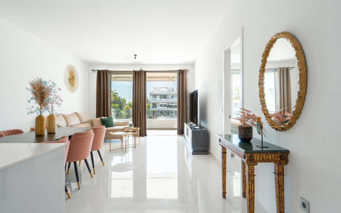 Апартаменты с террасой в Эстепоне 82 кв.м, 3 комнаты