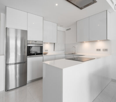 Апартаменти з терасою в Естепоні 82 кв.м, 3 кімнати