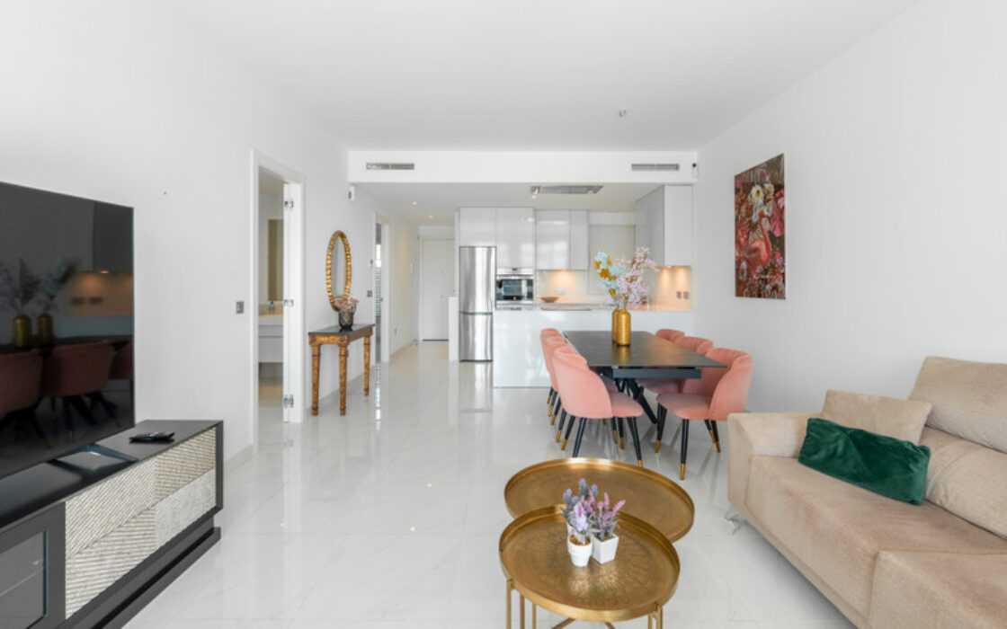 Апартаменты с террасой в Эстепоне 82 кв.м, 3 комнаты