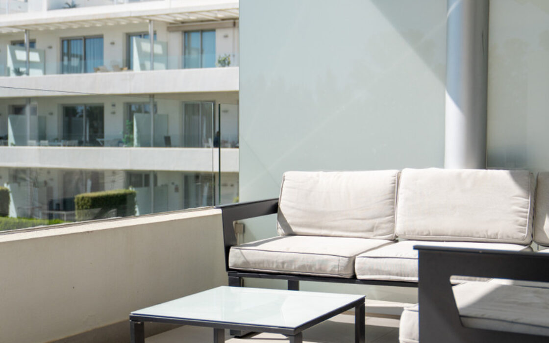 Апартаменты с террасой в Эстепоне 82 кв.м, 3 комнаты