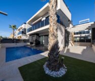 Новий будинок з басейном в Оріуелі, 3 спальні, 187 кв.м