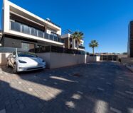 Новий будинок з басейном в Оріуелі, 3 спальні, 187 кв.м