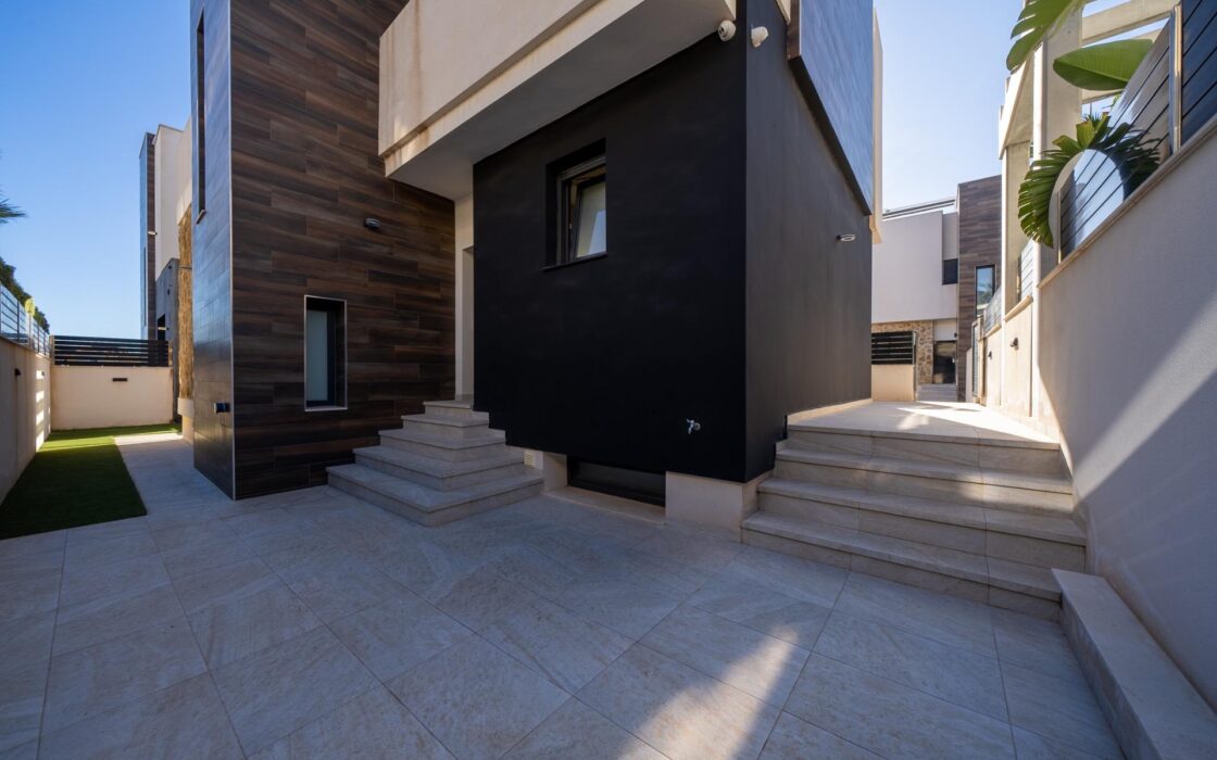 Новий будинок з басейном в Оріуелі, 3 спальні, 187 кв.м