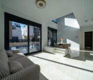 Новий будинок з басейном в Оріуелі, 3 спальні, 187 кв.м