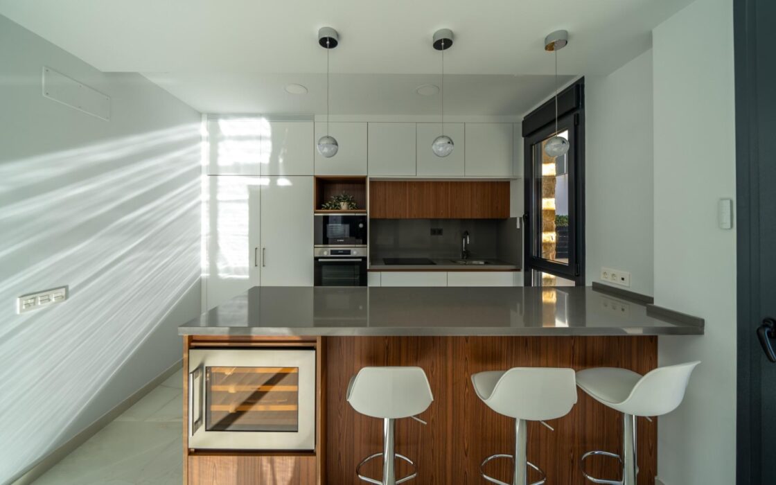 Новий будинок з басейном в Оріуелі, 3 спальні, 187 кв.м