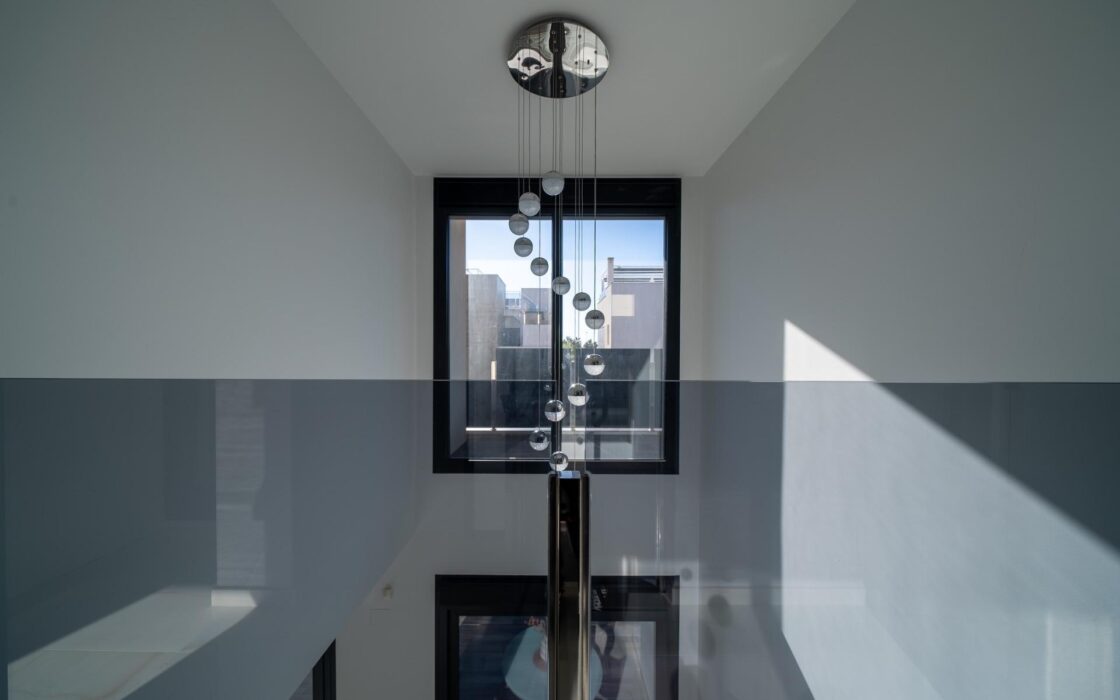 Новий будинок з басейном в Оріуелі, 3 спальні, 187 кв.м