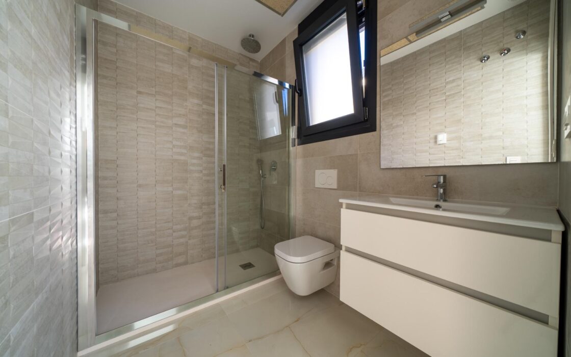 Новий будинок з басейном в Оріуелі, 3 спальні, 187 кв.м