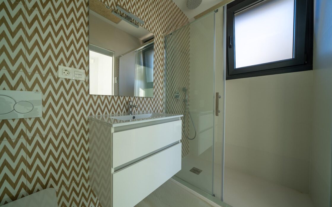 Новий будинок з басейном в Оріуелі, 3 спальні, 187 кв.м