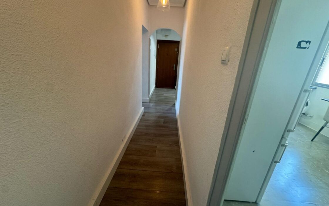 Просторная квартира 3 комнаты в Валенсии рядом с парком