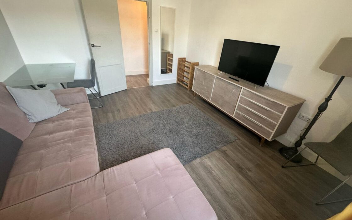 Просторная квартира 3 комнаты в Валенсии рядом с парком