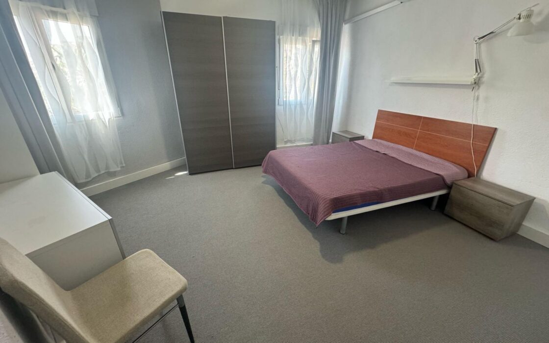 Просторная квартира 3 комнаты в Валенсии рядом с парком