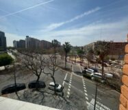 Просторная квартира 3 комнаты в Валенсии рядом с парком