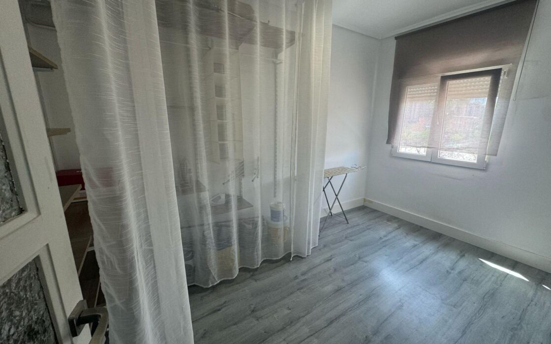 Просторная квартира 3 комнаты в Валенсии рядом с парком