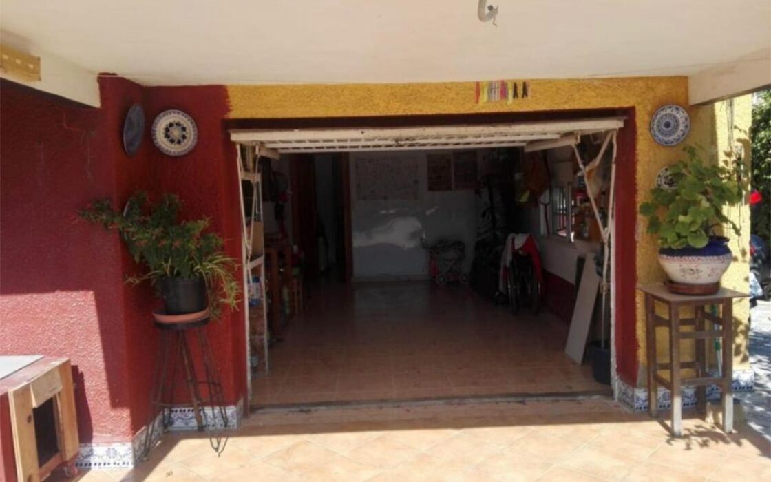 Дом в Ориуэла Коста с террасой и частным бассейном 169 кв.м