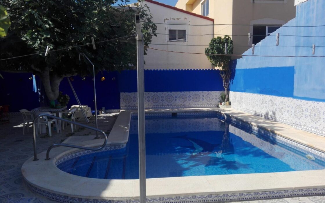 Дом в Ориуэла Коста с террасой и частным бассейном 169 кв.м