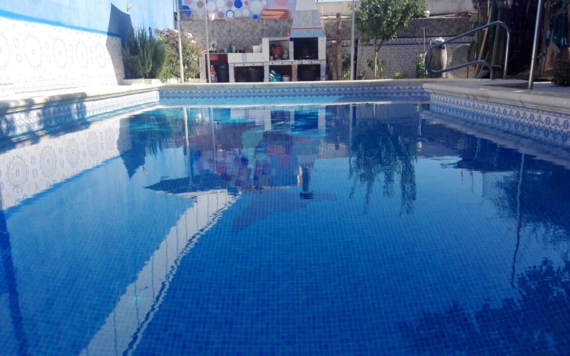 Дом в Ориуэла Коста с террасой и частным бассейном 169 кв.м