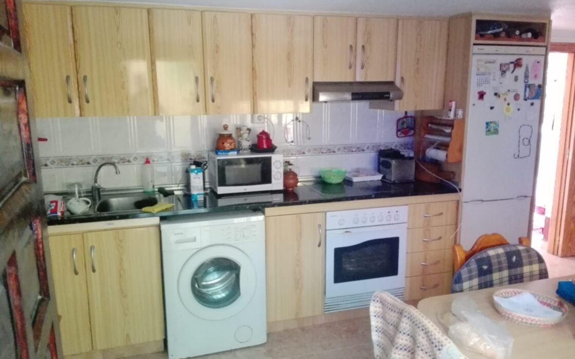 Дом в Ориуэла Коста с террасой и частным бассейном 169 кв.м