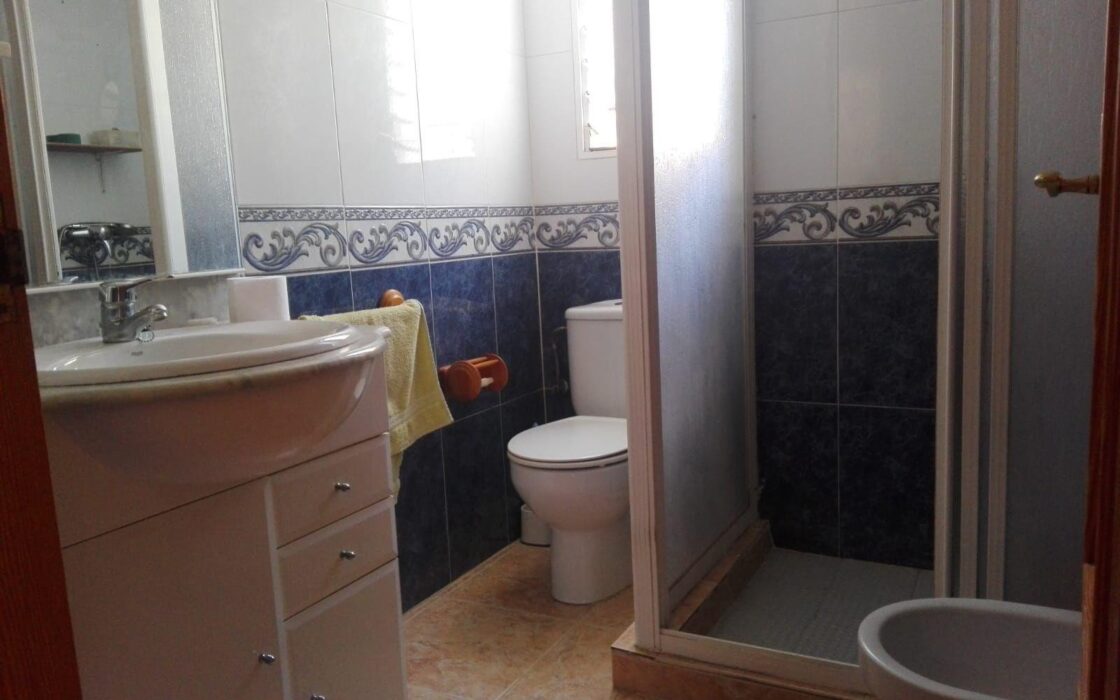 Дом в Ориуэла Коста с террасой и частным бассейном 169 кв.м