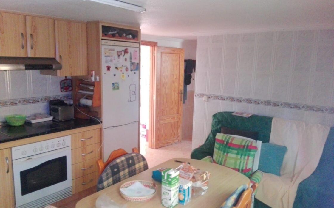 Дом в Ориуэла Коста с террасой и частным бассейном 169 кв.м