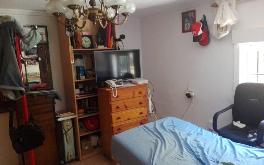 Дом в Ориуэла Коста с террасой и частным бассейном 169 кв.м