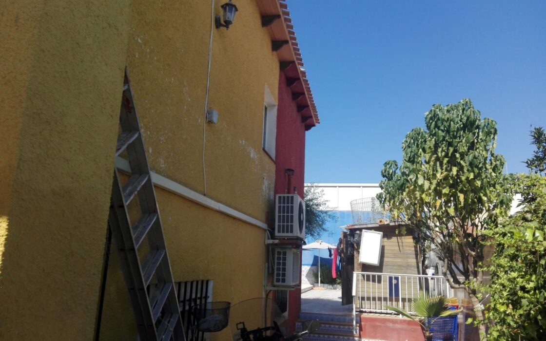 Дом в Ориуэла Коста с террасой и частным бассейном 169 кв.м