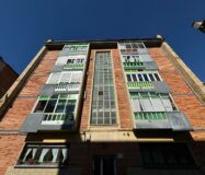 Яркий пентхаус в Коригосе с панорамным видом на горы