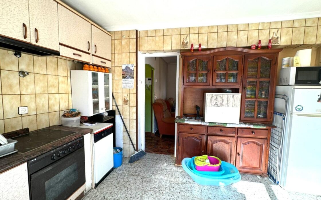 Яркий пентхаус в Коригосе с панорамным видом на горы