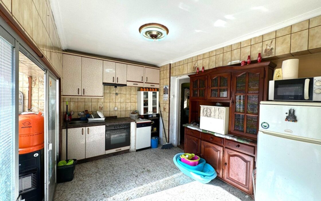 Яркий пентхаус в Коригосе с панорамным видом на горы