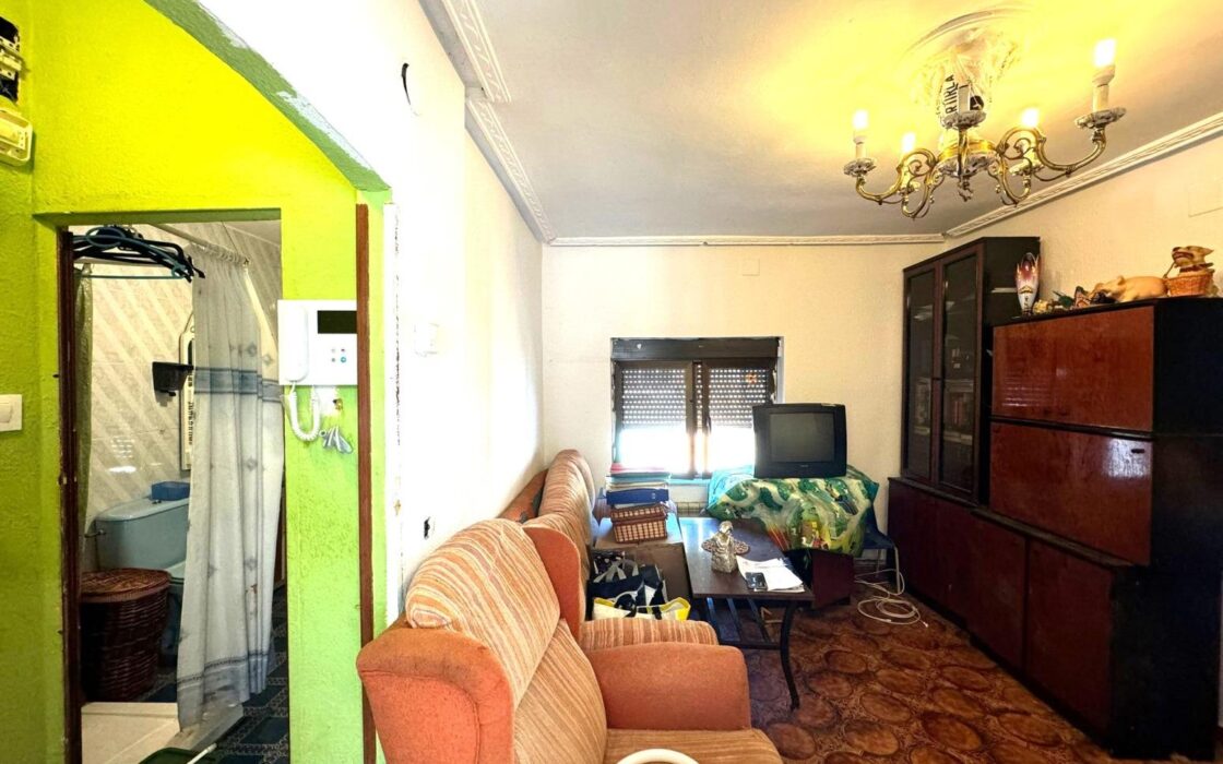 Яркий пентхаус в Коригосе с панорамным видом на горы