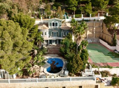 Розкішний будинок з терасою та басейном в Альтеа 605 кв.м