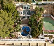 Роскошный дом с террасой и бассейном в Альтеа 605 кв.м