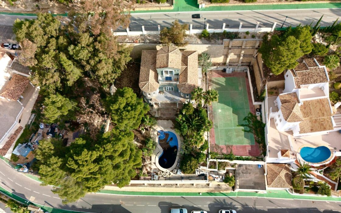 Роскошный дом с террасой и бассейном в Альтеа 605 кв.м