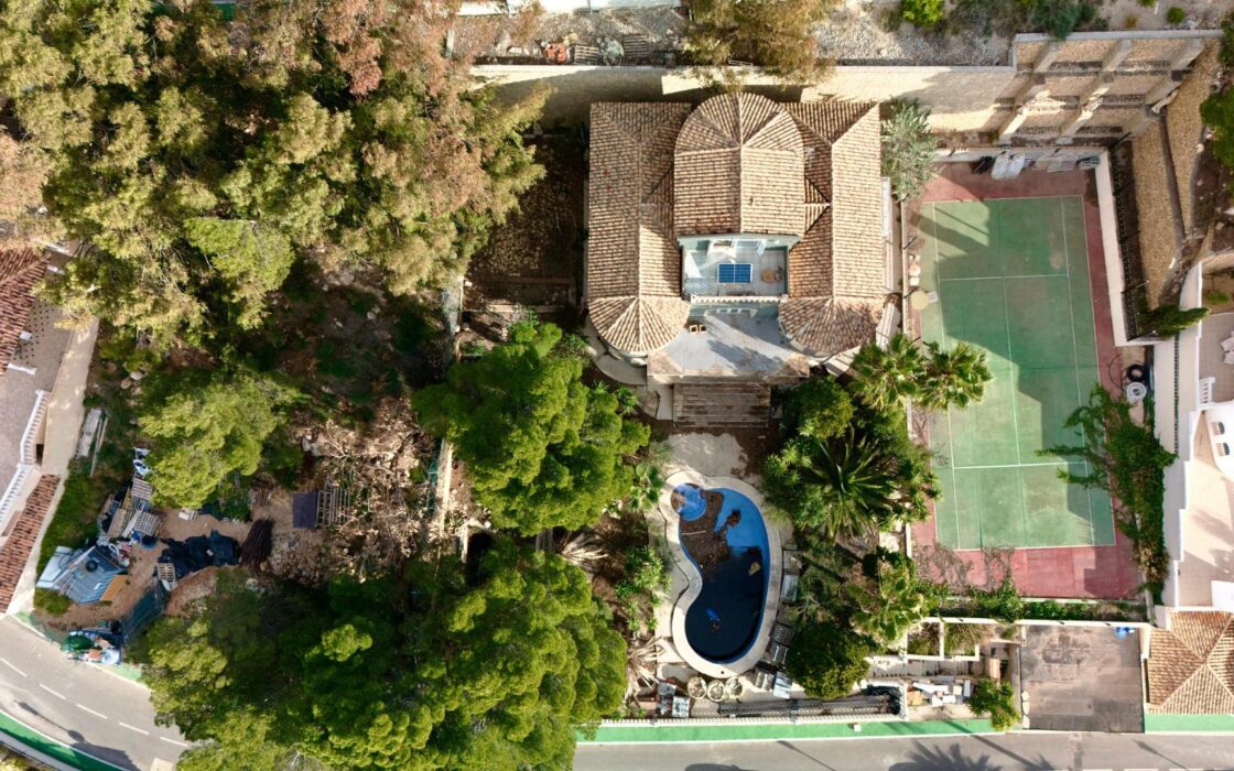 Роскошный дом с террасой и бассейном в Альтеа 605 кв.м