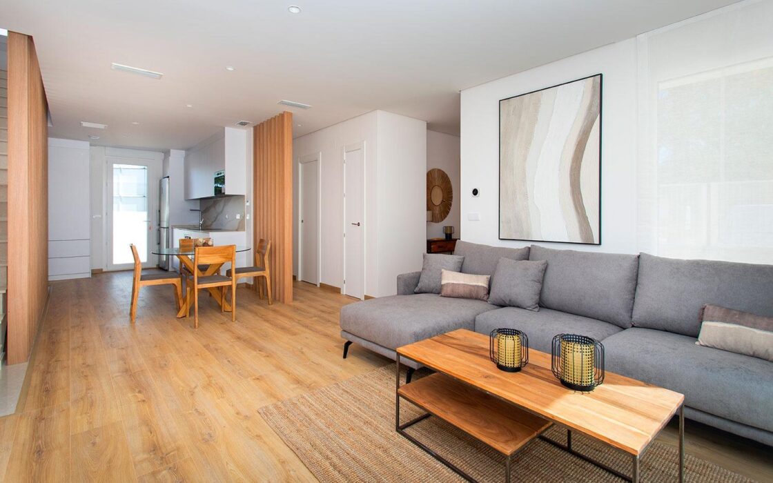 Шале в Хондон-де-лас-Ньевес с террасой и бассейном 228 кв.м