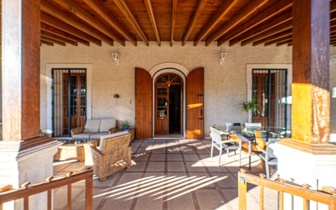 Іспанське помістя з терасою в Мучамьеле 1350 кв.м