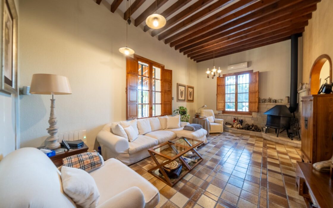 Іспанське помістя з терасою в Мучамьеле 1350 кв.м