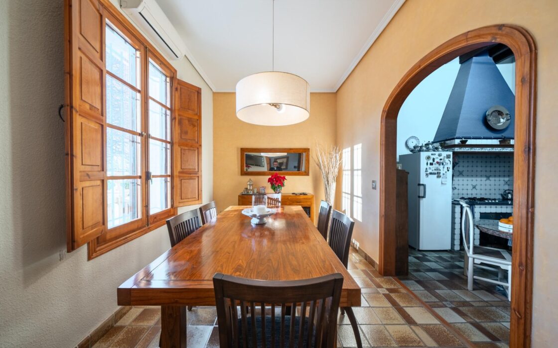 Іспанське помістя з терасою в Мучамьеле 1350 кв.м