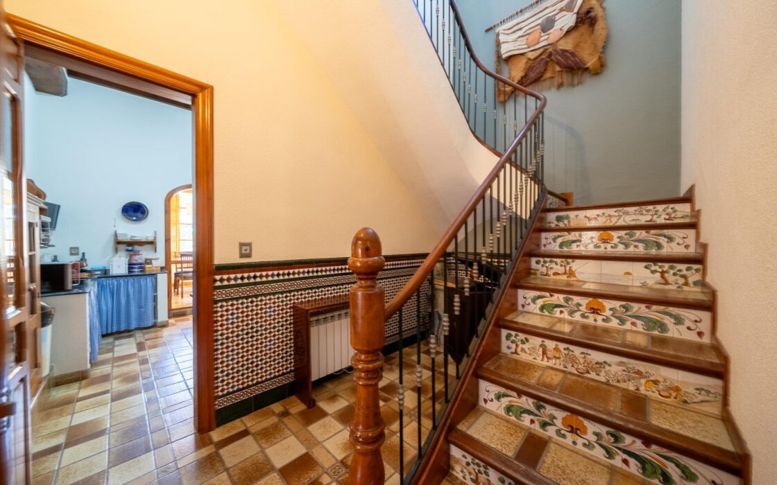 Іспанське помістя з терасою в Мучамьеле 1350 кв.м